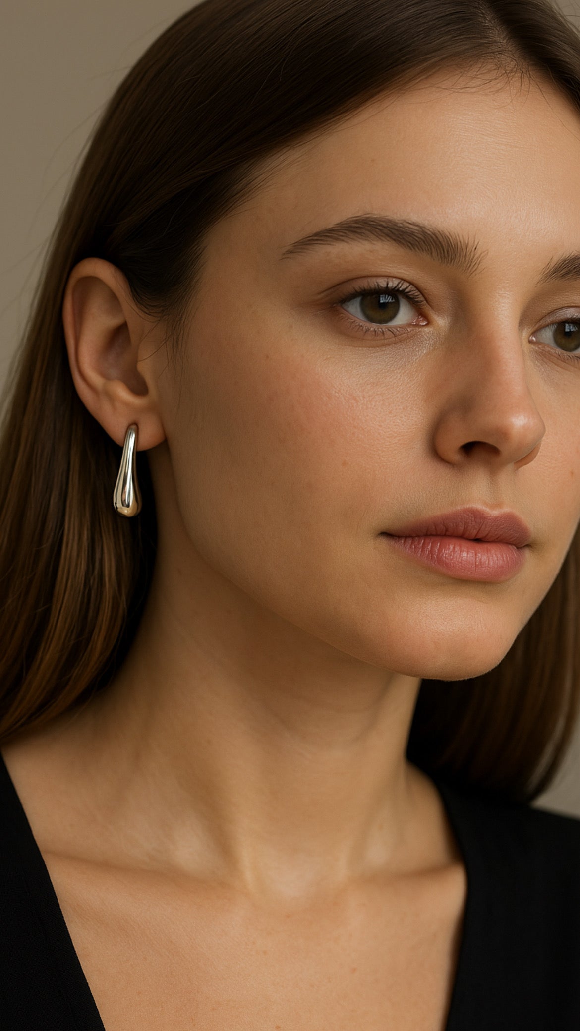 Scopri gli orecchini che fanno la differenza: Goccia Allungata, in acciaio inox e Made in Italy. Se non è extra non è TRINTA.